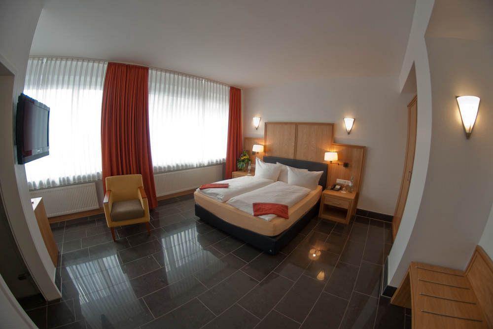 Conti Am Hauptbahnhof 3*